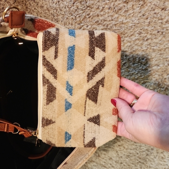 Aztec Tote - Picture 5 of 7